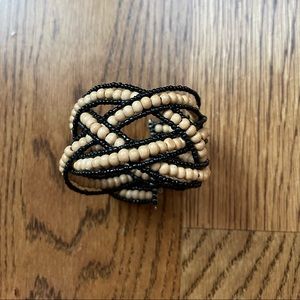 🎯 3 for $15 🎯Like new Black and Tan beaded bracelet